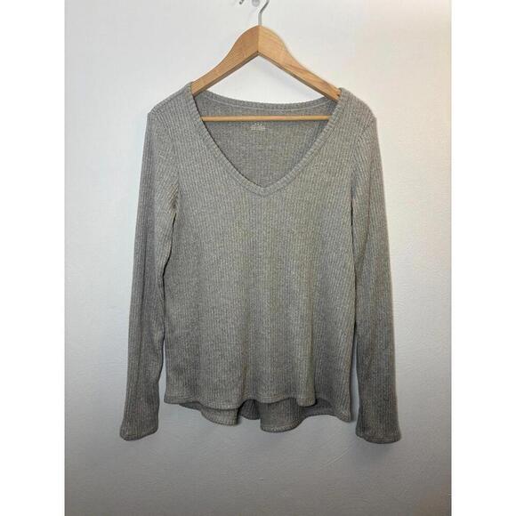 American Eagle Outfitters Sweaters - American Eagle Ribbed Soft V-Neck Long Sleeve Top Size Medium